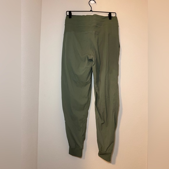 Lululemon Dance Studio Jogger in Green Twill - Picture 5 of 7